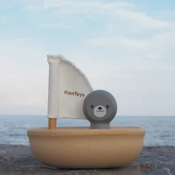 BARCO FOCA FLOTANTE EN EL AGUA