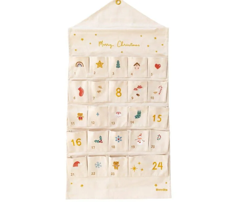 Calendario de adviento bordado