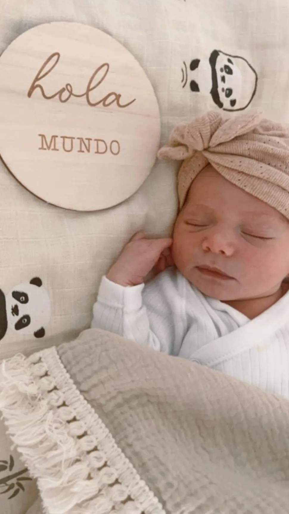 Cumple mes bebé de madera