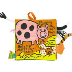 Libro farm tails activity book