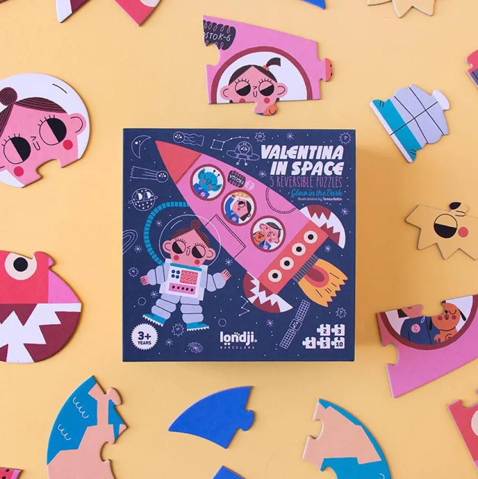 Puzzle valentina in space