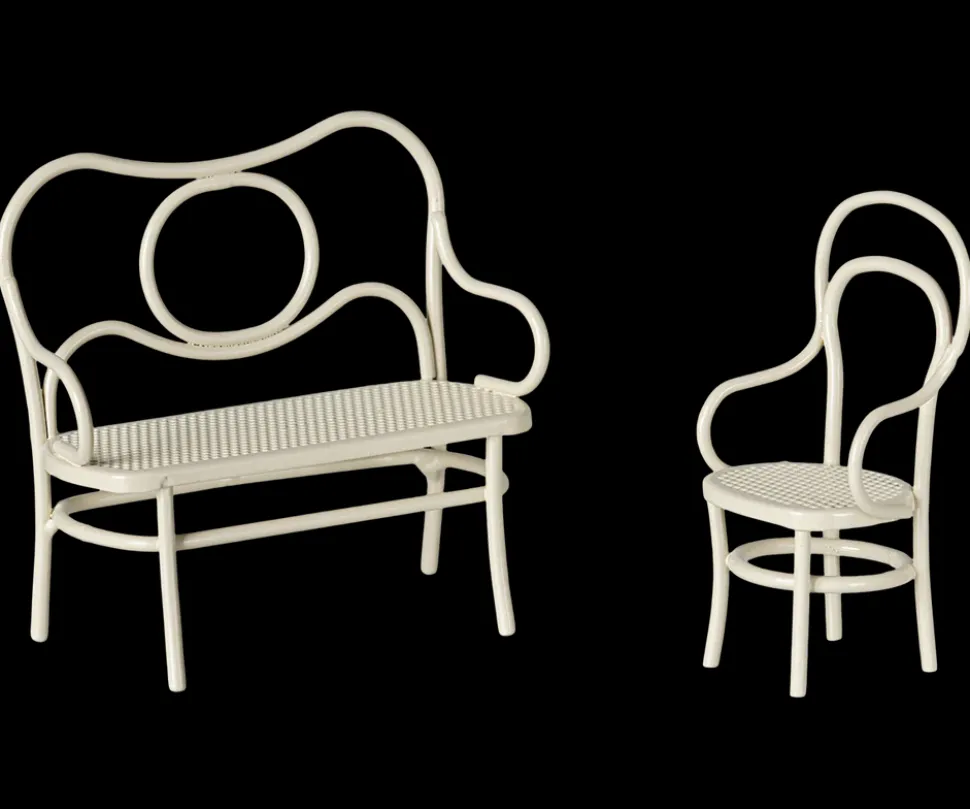 Set de café con mobiliario. Blanco hueso